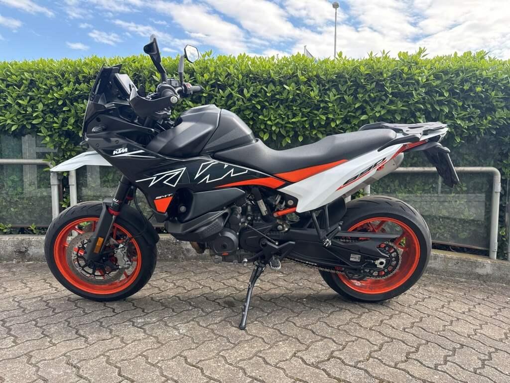 890 SMT