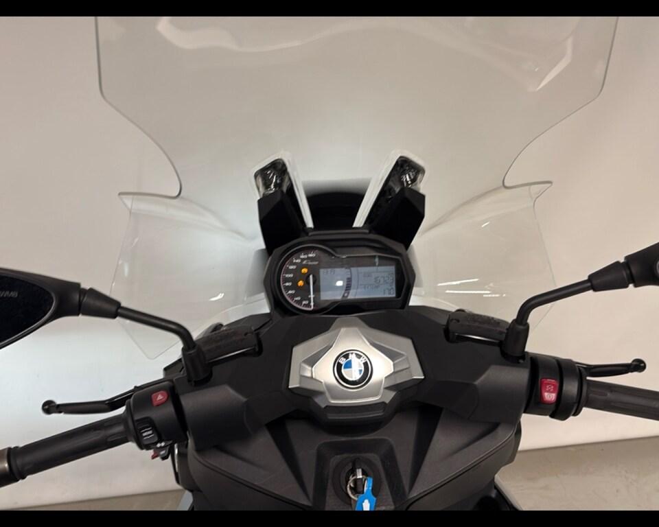 C 400 X