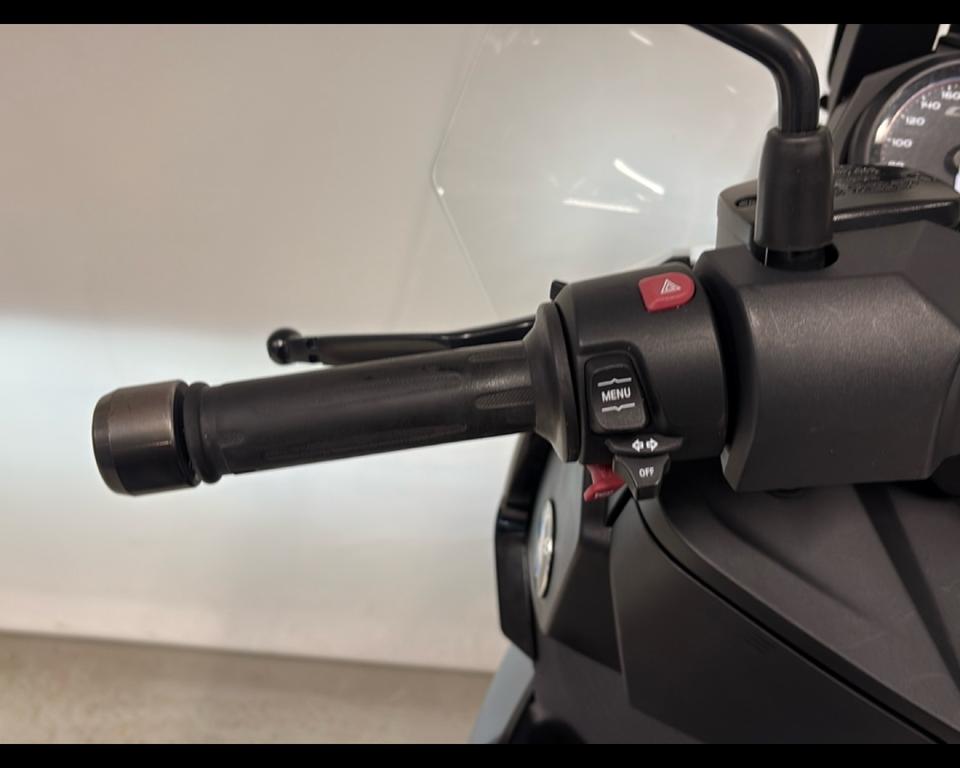 C 400 X