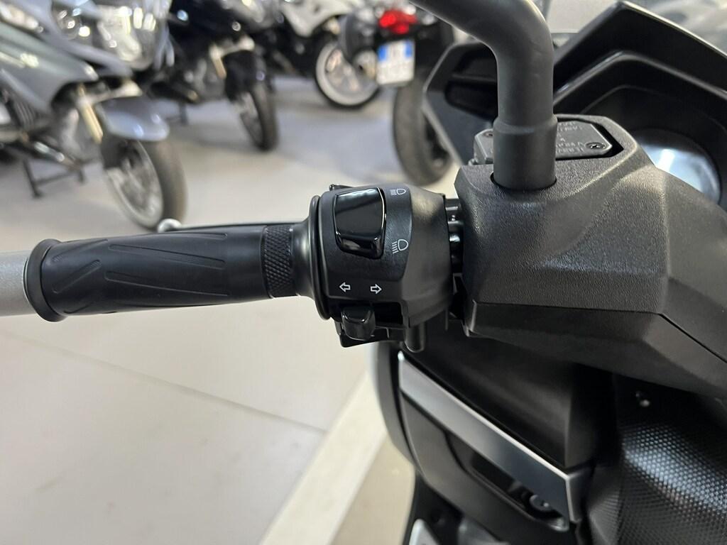 X-MAX 250