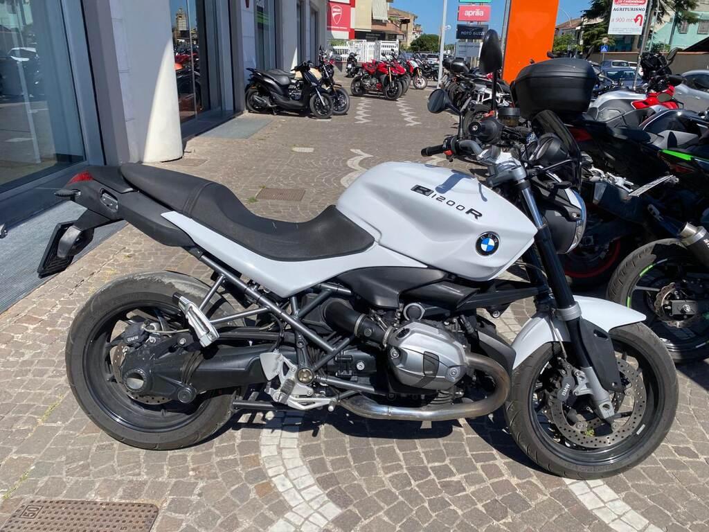 R 1200 R