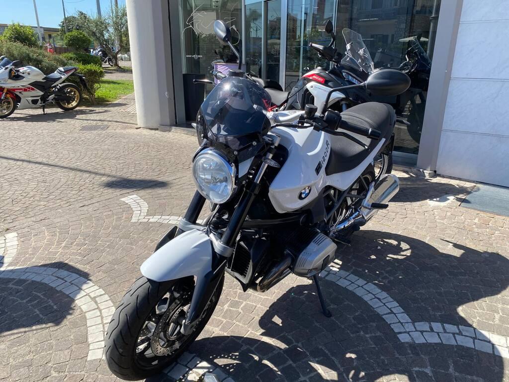 R 1200 R
