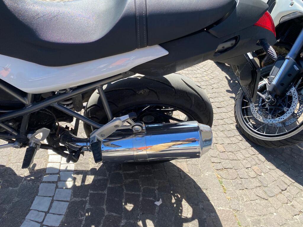 R 1200 R