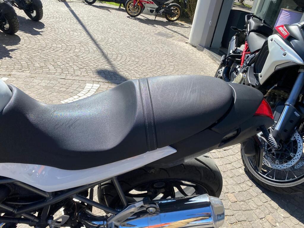 R 1200 R