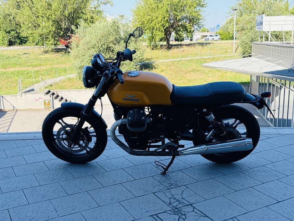 V7 II 750