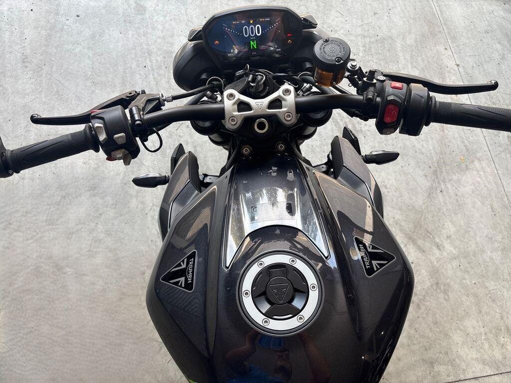 STREET TRIPLE 765