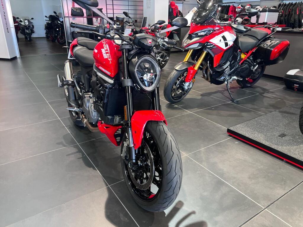 MONSTER 950