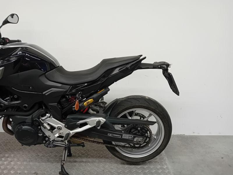 F 900 R
