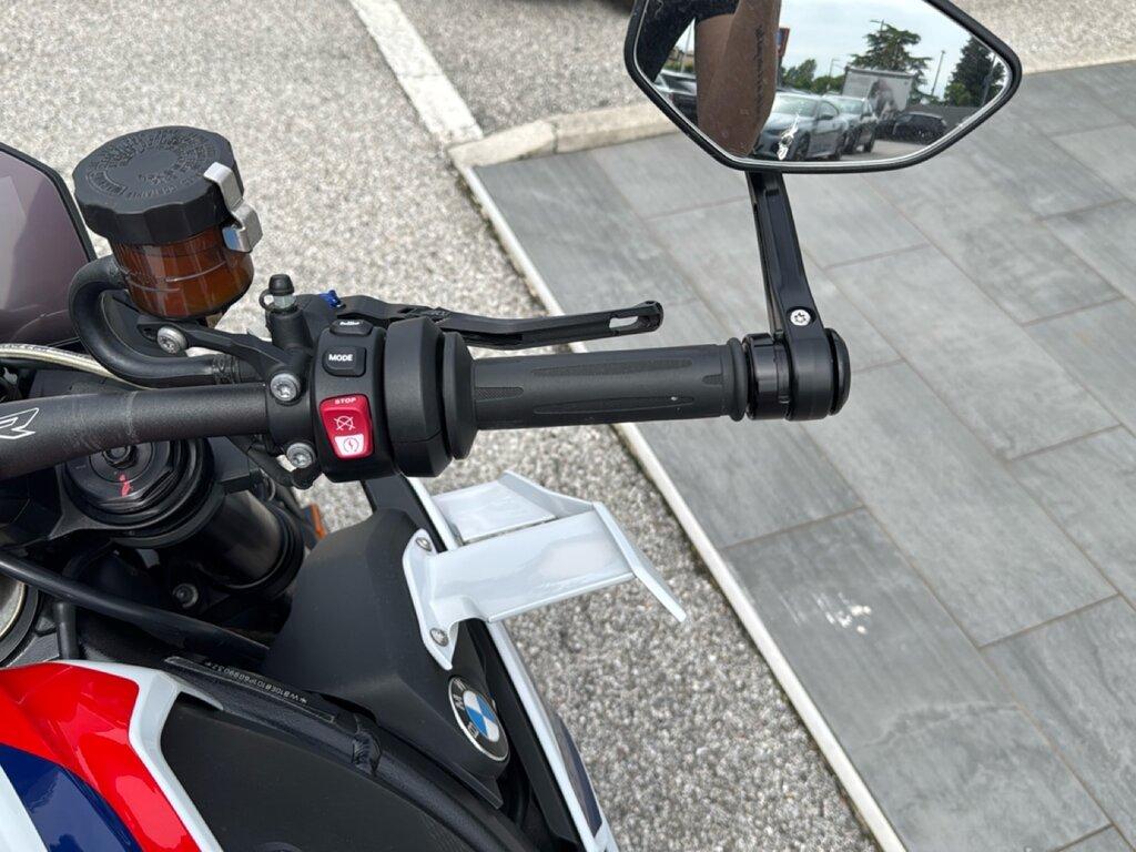M 1000 R