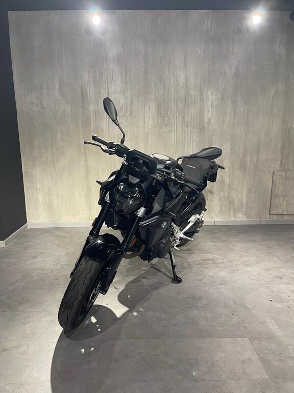 F 900 R