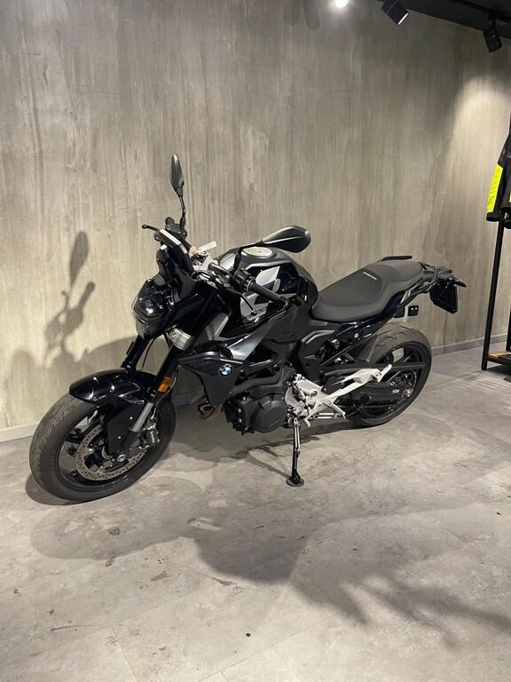 F 900 R