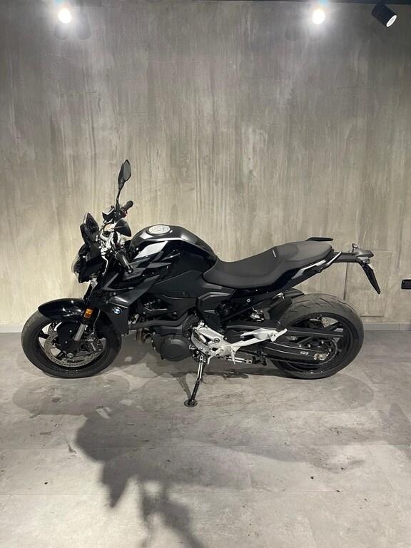 F 900 R