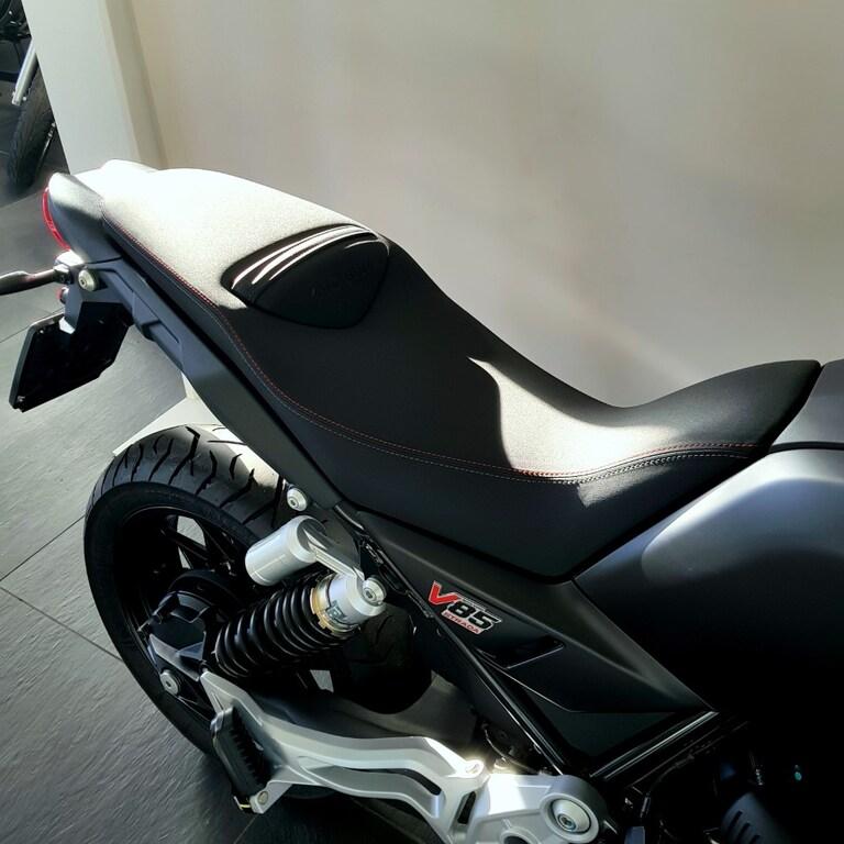 V85