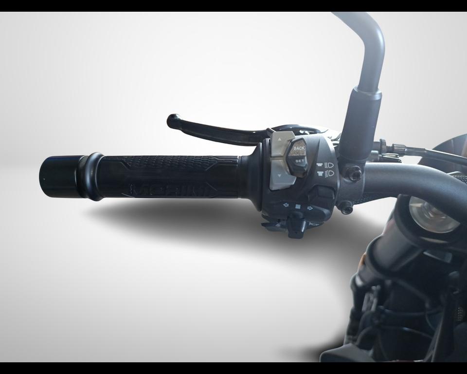 SEIEMMEZZO STR 650