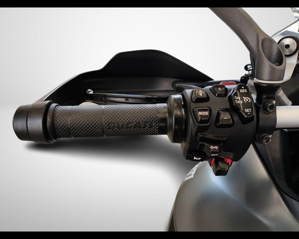 MULTISTRADA V4