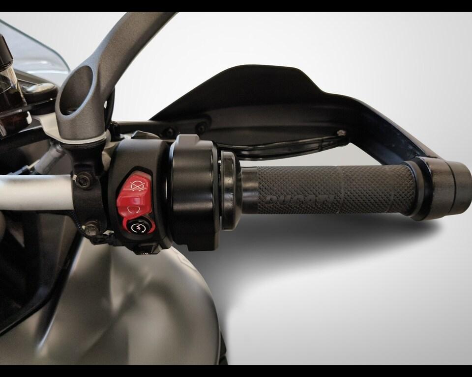 MULTISTRADA V4