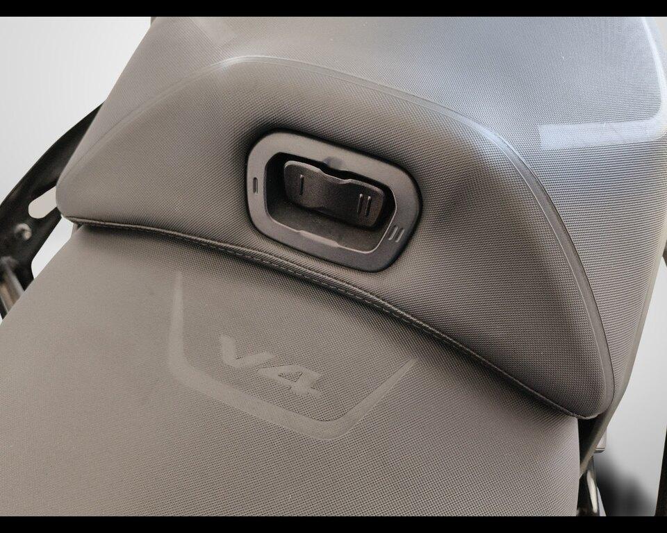 MULTISTRADA V4