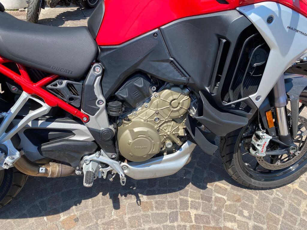 MULTISTRADA V4