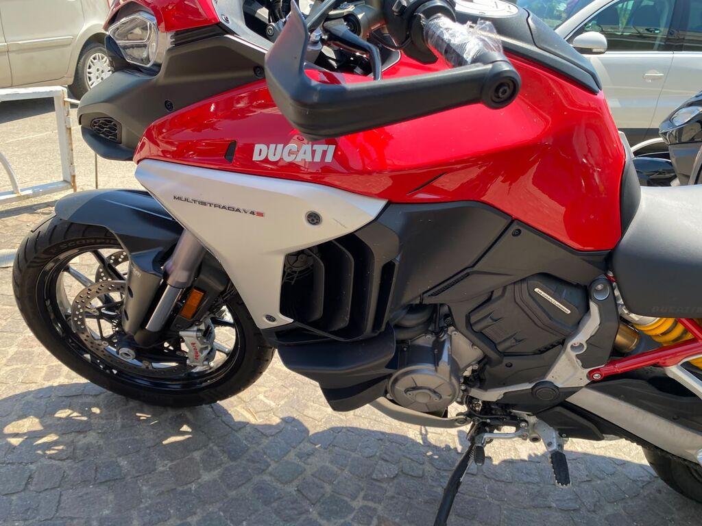 MULTISTRADA V4