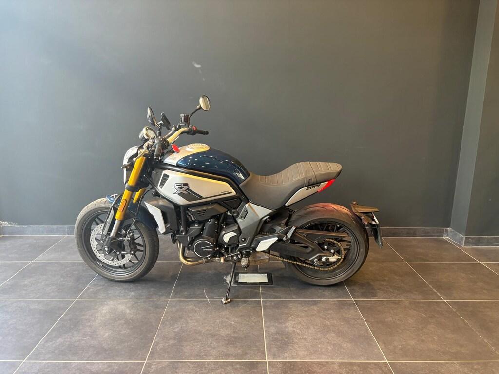 700 CL-X