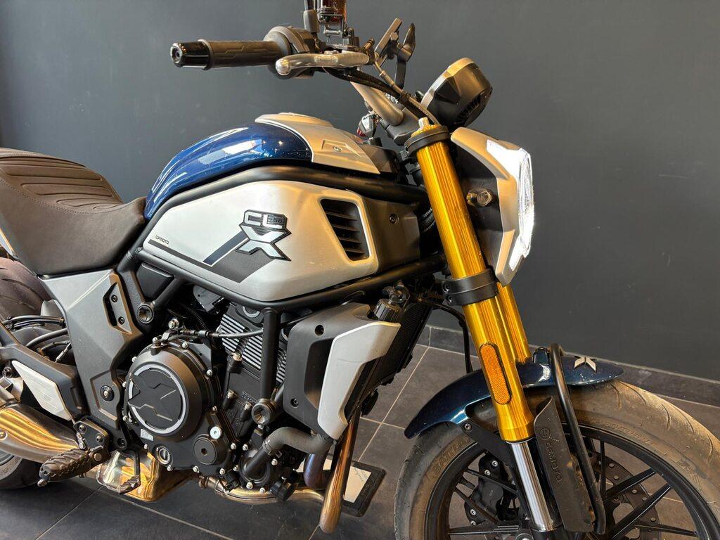 700 CL-X