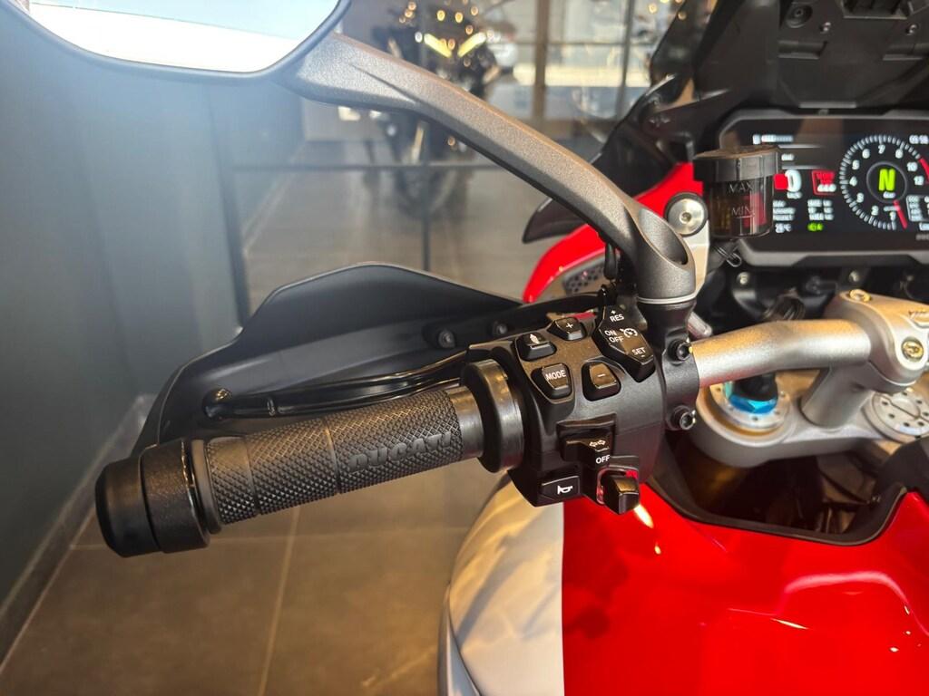 MULTISTRADA V4