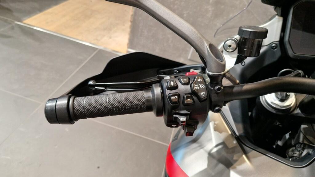 MULTISTRADA V4