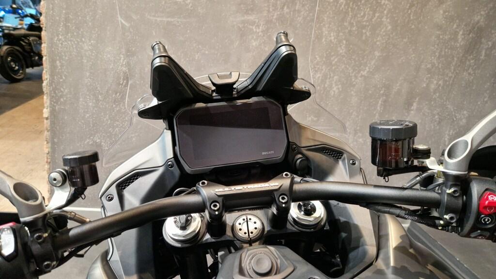 MULTISTRADA V4
