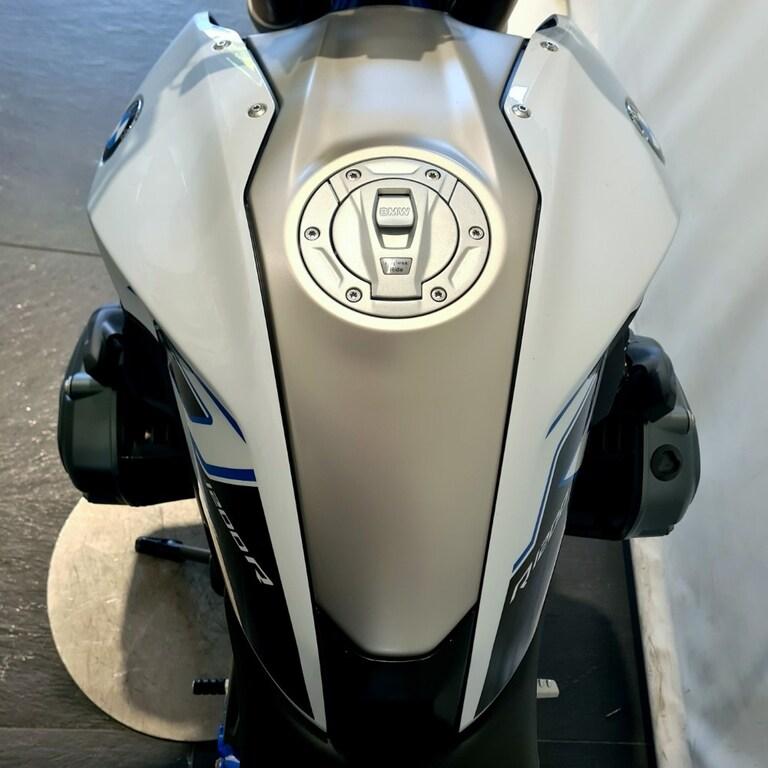 R 1200 R