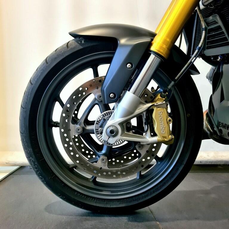 R 1200 R