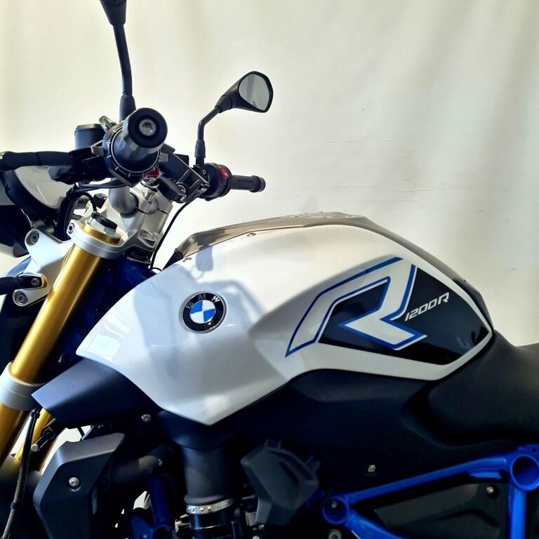 R 1200 R