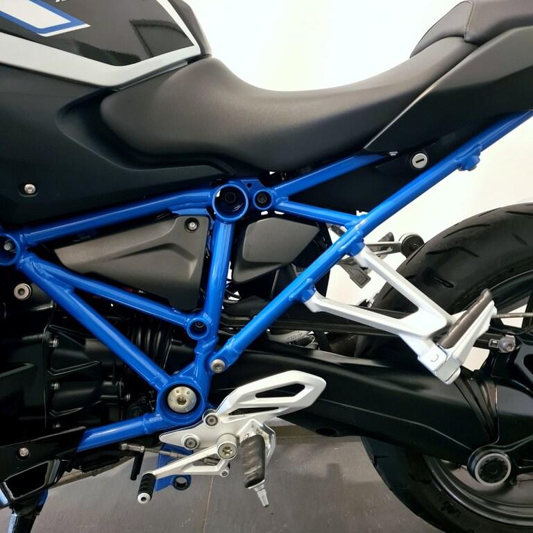 R 1200 R