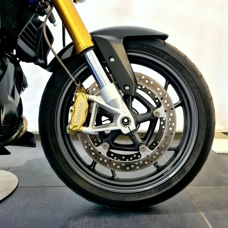 R 1200 R