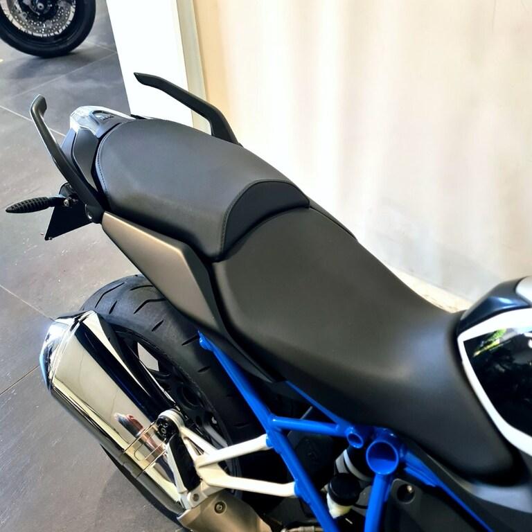 R 1200 R
