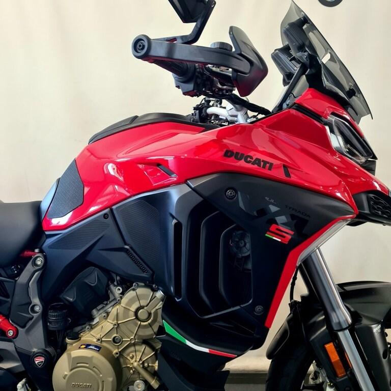 MULTISTRADA V4