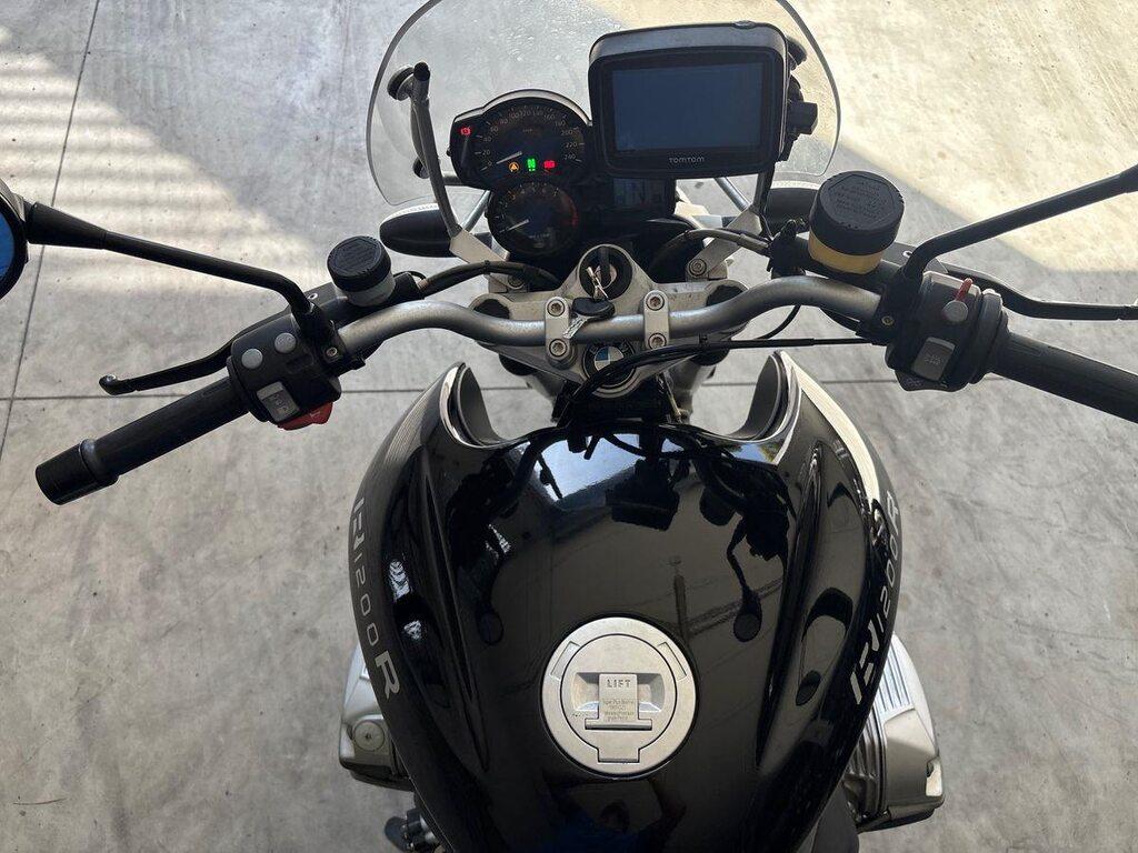 R 1200 R