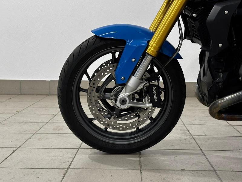 R 1200 R