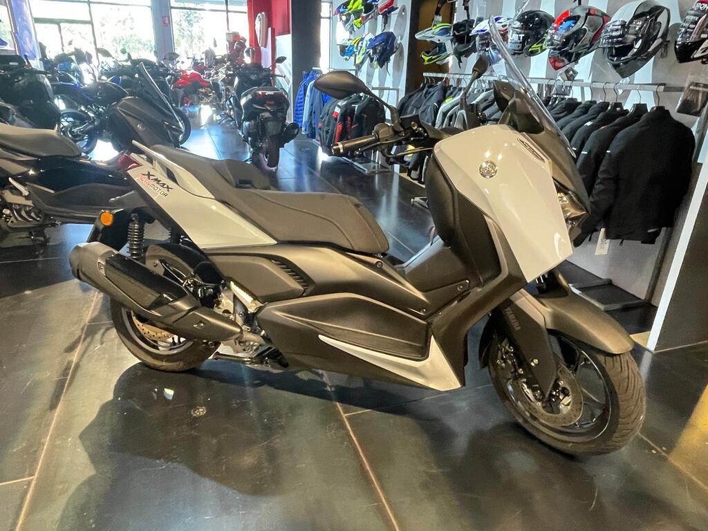 X-MAX 300