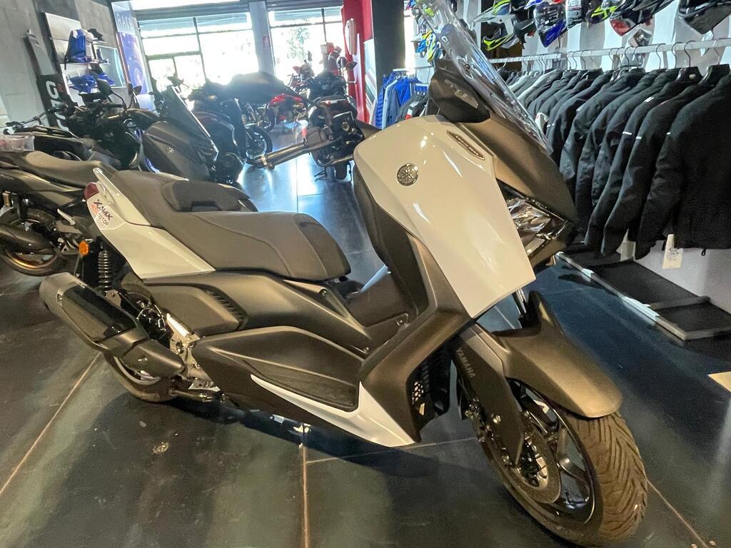 X-MAX 300