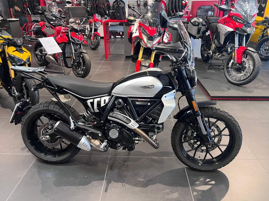 SCRAMBLER 800