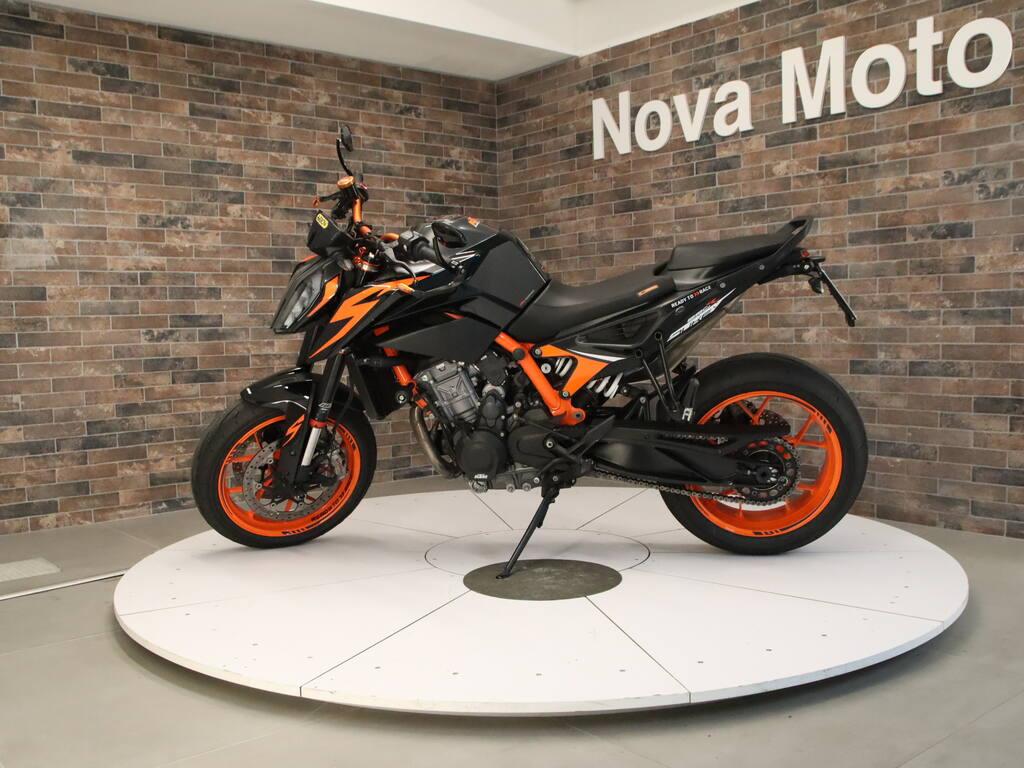 890 DUKE