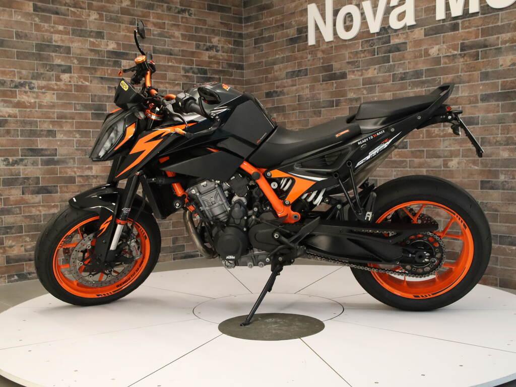 890 DUKE