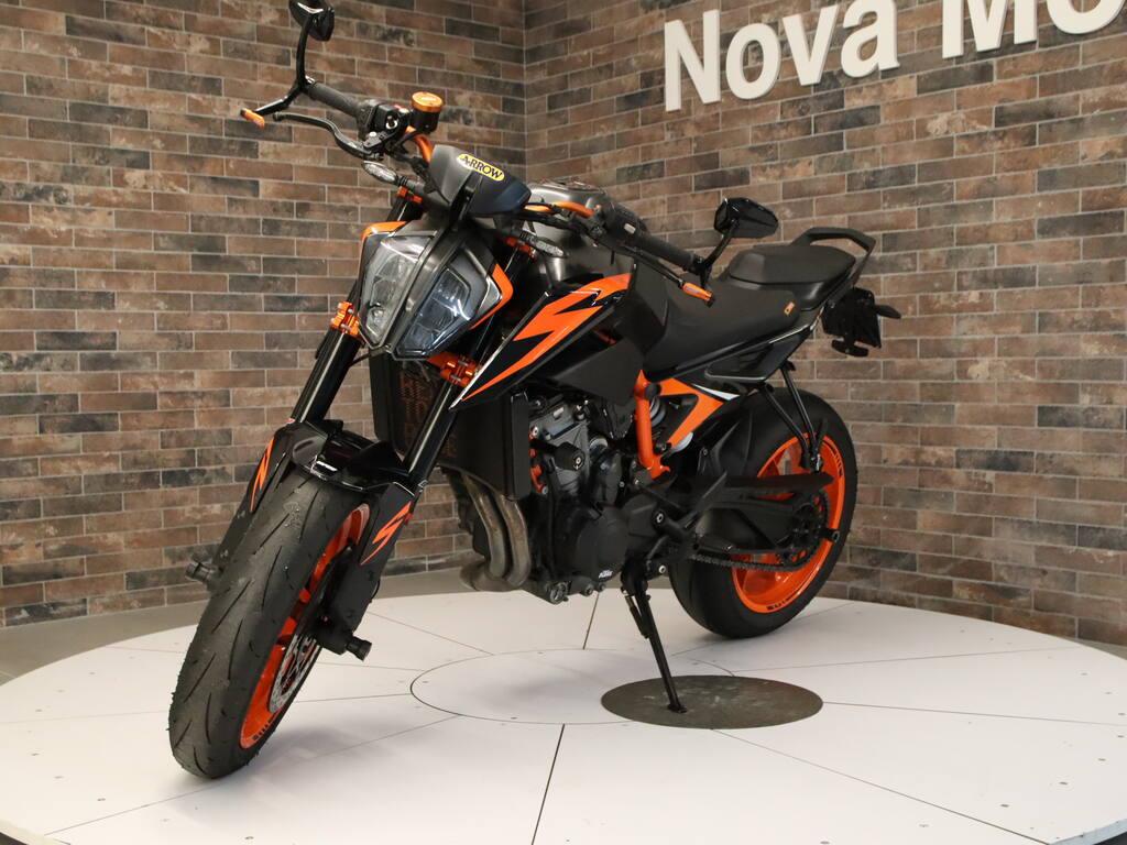 890 DUKE