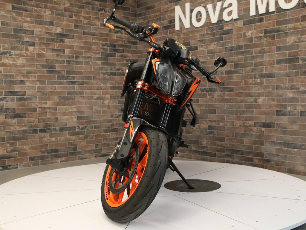 890 DUKE