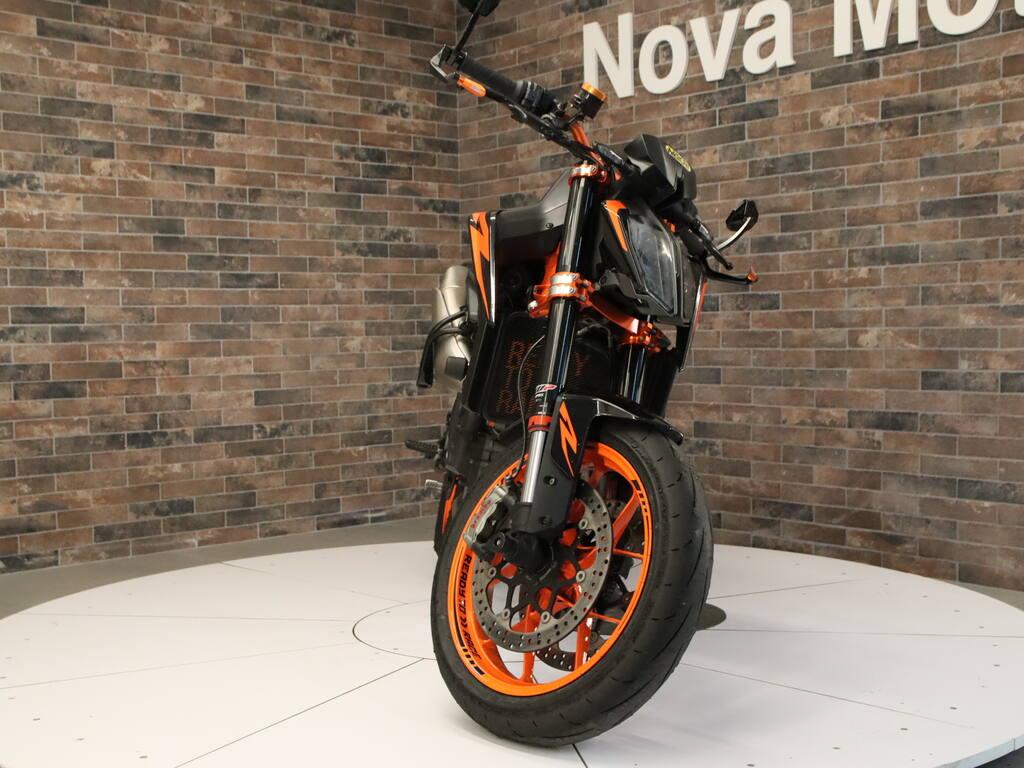 890 DUKE