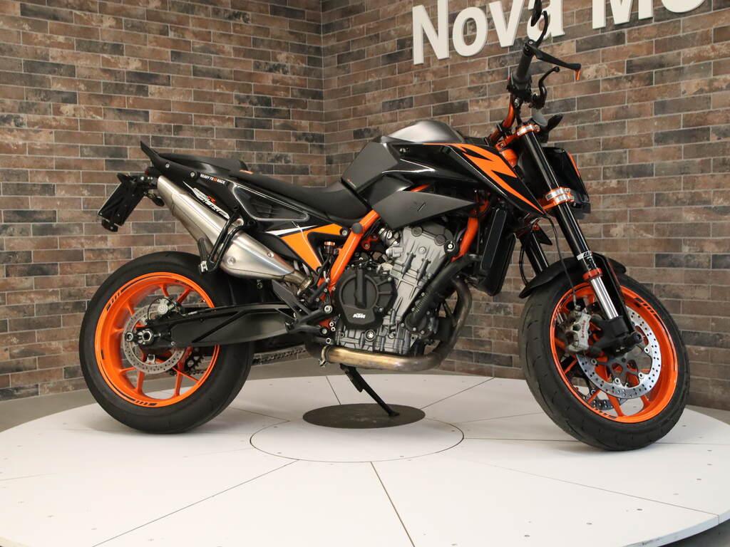 890 DUKE