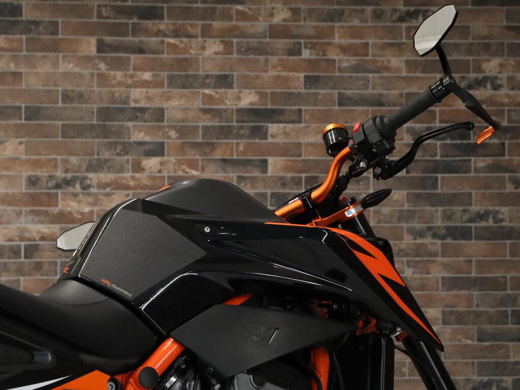 890 DUKE