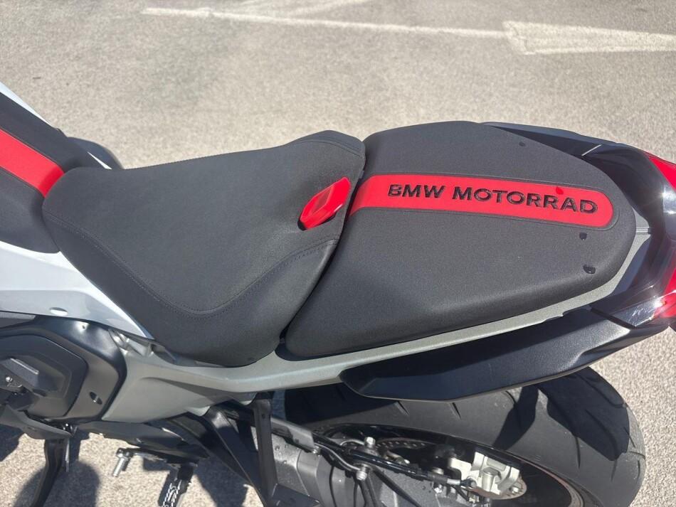 R 1300 RS