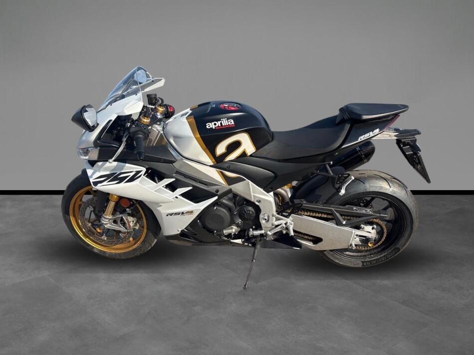 RSV4 1100