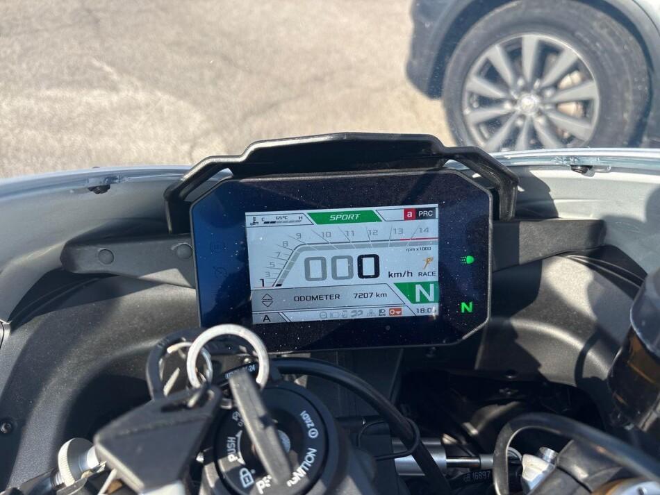 RSV4 1100